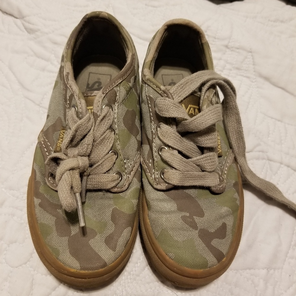 Boys camo Vans!